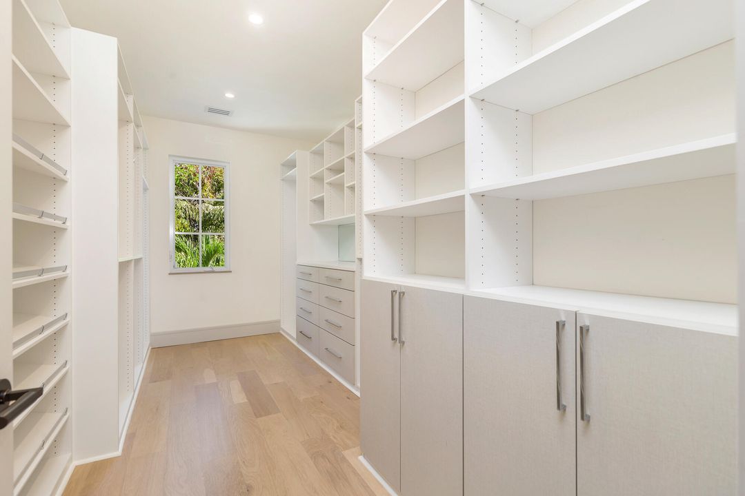 Active With Contract: $4,895,000 (4 beds, 4 baths, 3865 Square Feet)