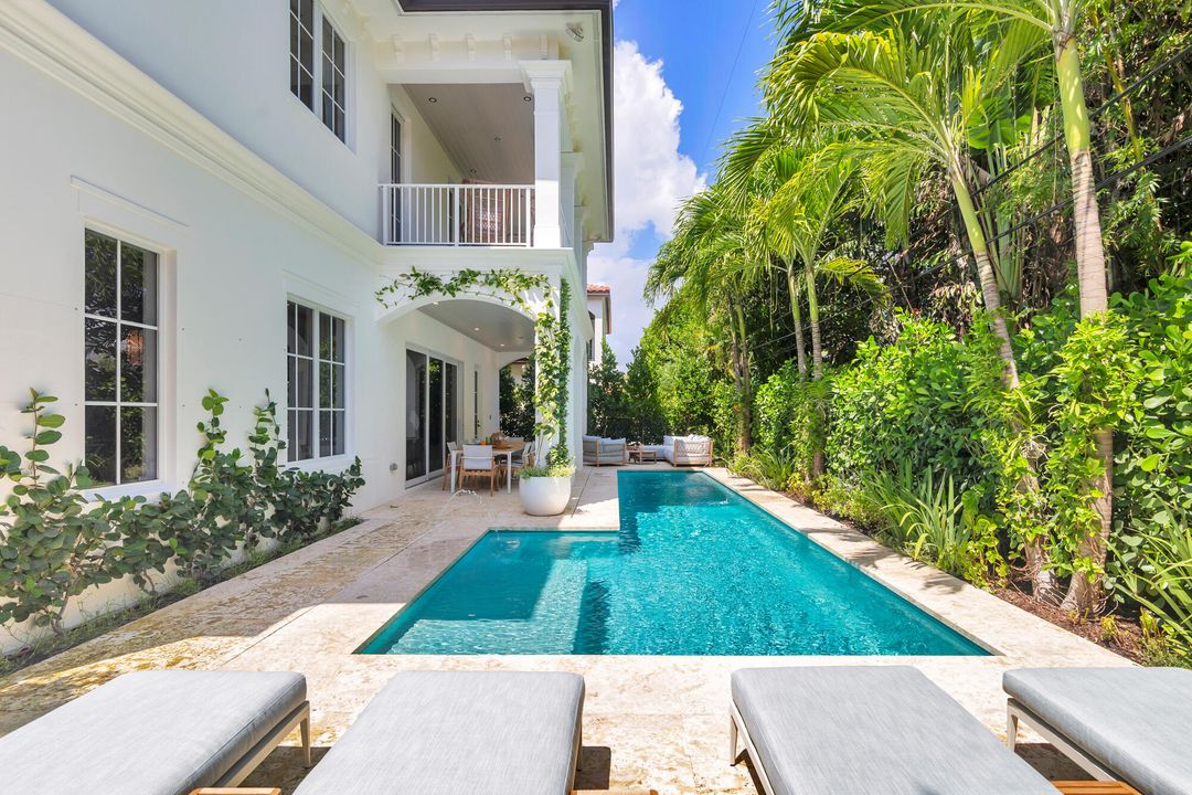 Active With Contract: $4,895,000 (4 beds, 4 baths, 3865 Square Feet)