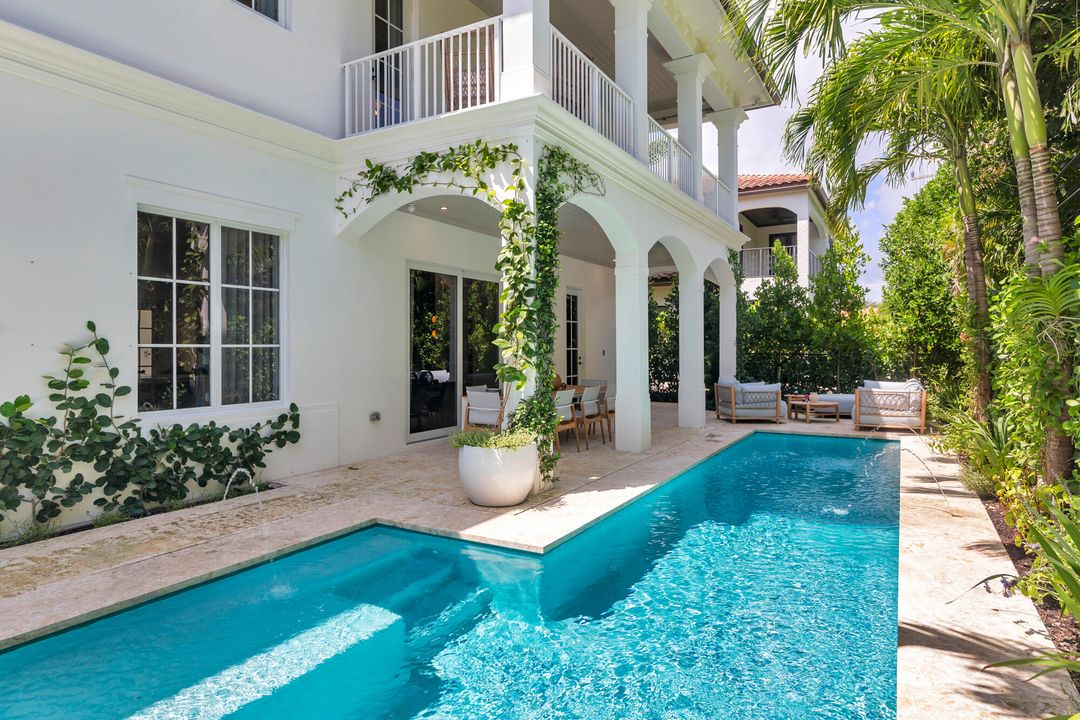 Active With Contract: $4,895,000 (4 beds, 4 baths, 3865 Square Feet)