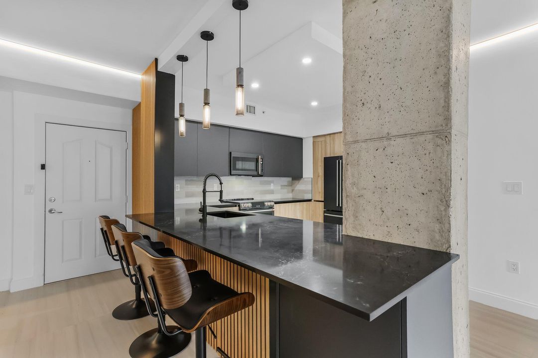 Activo con contrato: $5,500 (2 camas, 2 baños, 1243 Pies cuadrados)