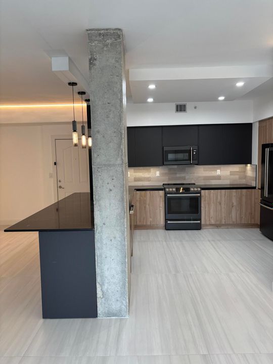 Activo con contrato: $5,500 (2 camas, 2 baños, 1243 Pies cuadrados)