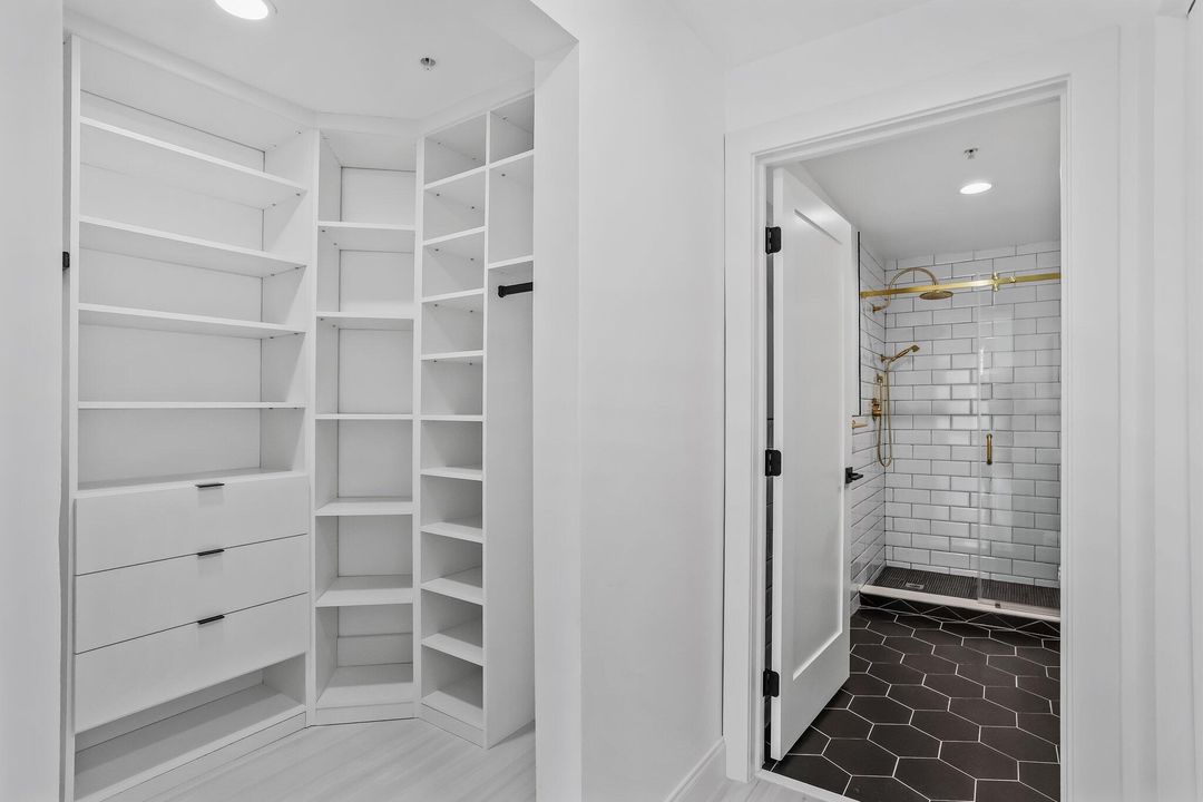 Activo con contrato: $5,500 (2 camas, 2 baños, 1243 Pies cuadrados)