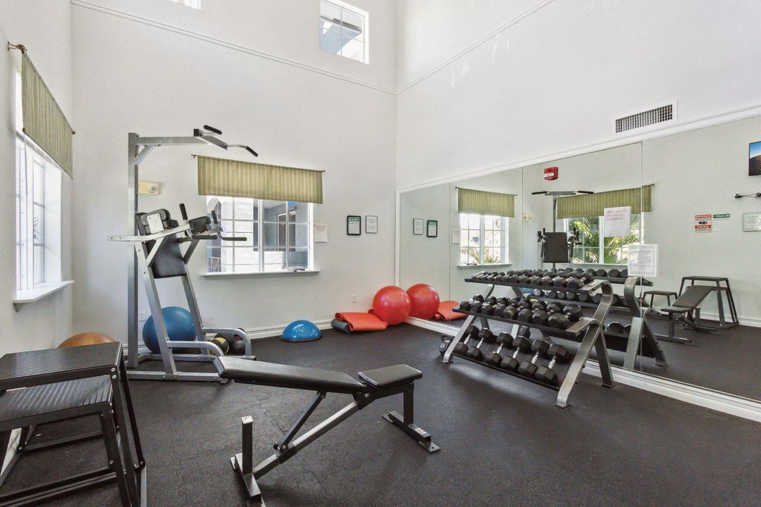 Activo con contrato: $5,500 (2 camas, 2 baños, 1243 Pies cuadrados)