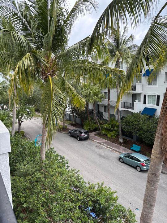 Activo con contrato: $5,500 (2 camas, 2 baños, 1243 Pies cuadrados)