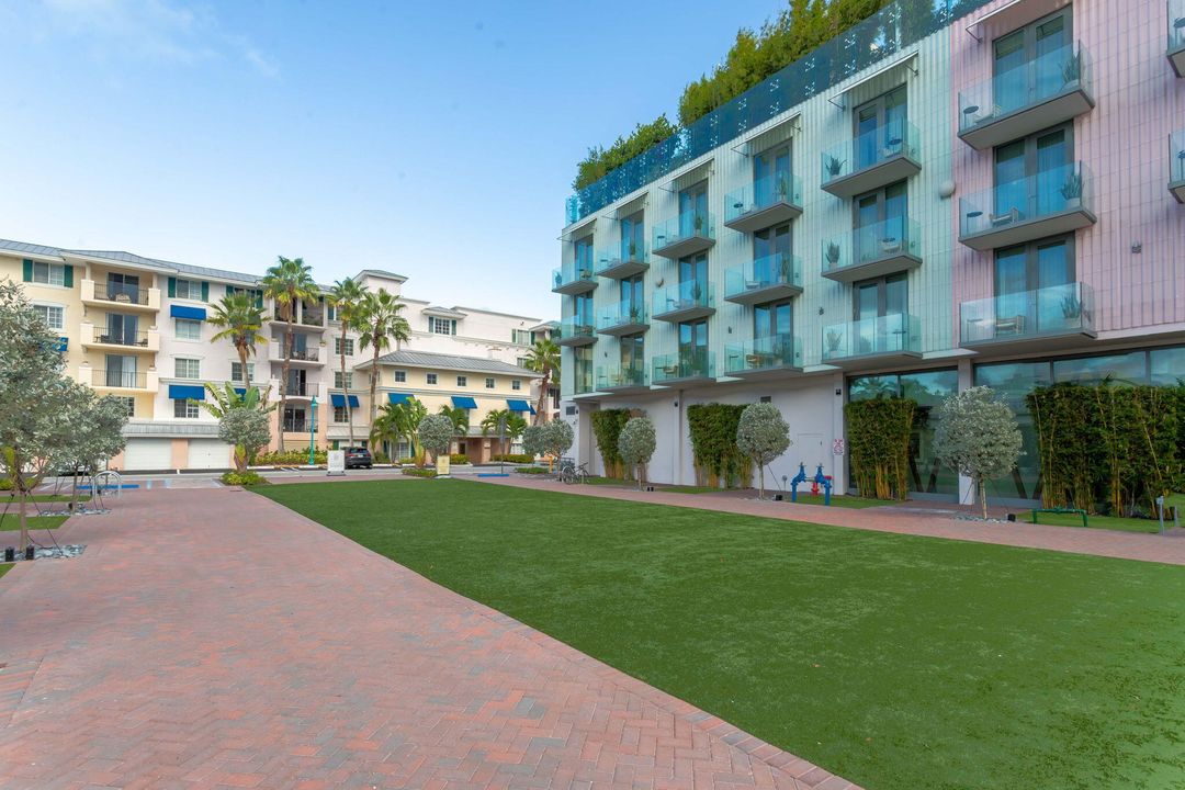 Activo con contrato: $5,500 (2 camas, 2 baños, 1243 Pies cuadrados)