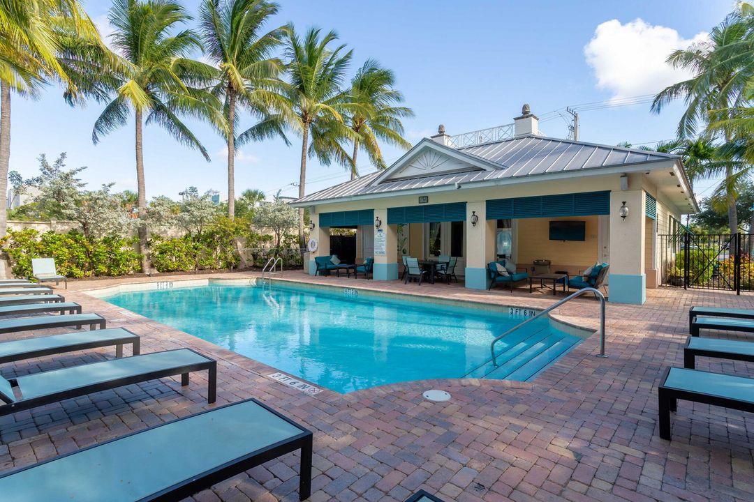 Activo con contrato: $5,500 (2 camas, 2 baños, 1243 Pies cuadrados)