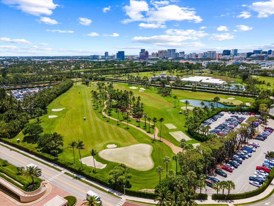 Active With Contract: $4,495,000 (3 beds, 3 baths, 3148 Square Feet)