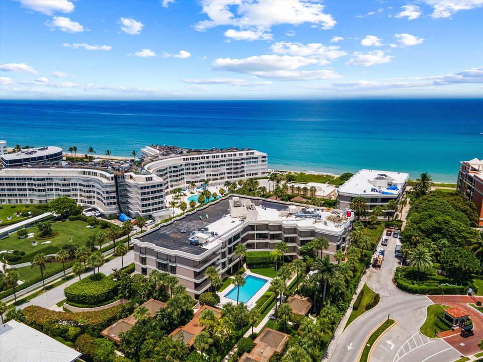 Active With Contract: $4,495,000 (3 beds, 3 baths, 3148 Square Feet)