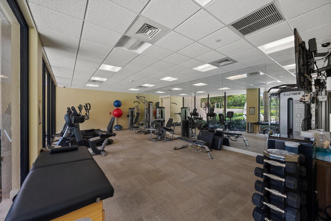 Active With Contract: $4,495,000 (3 beds, 3 baths, 3148 Square Feet)