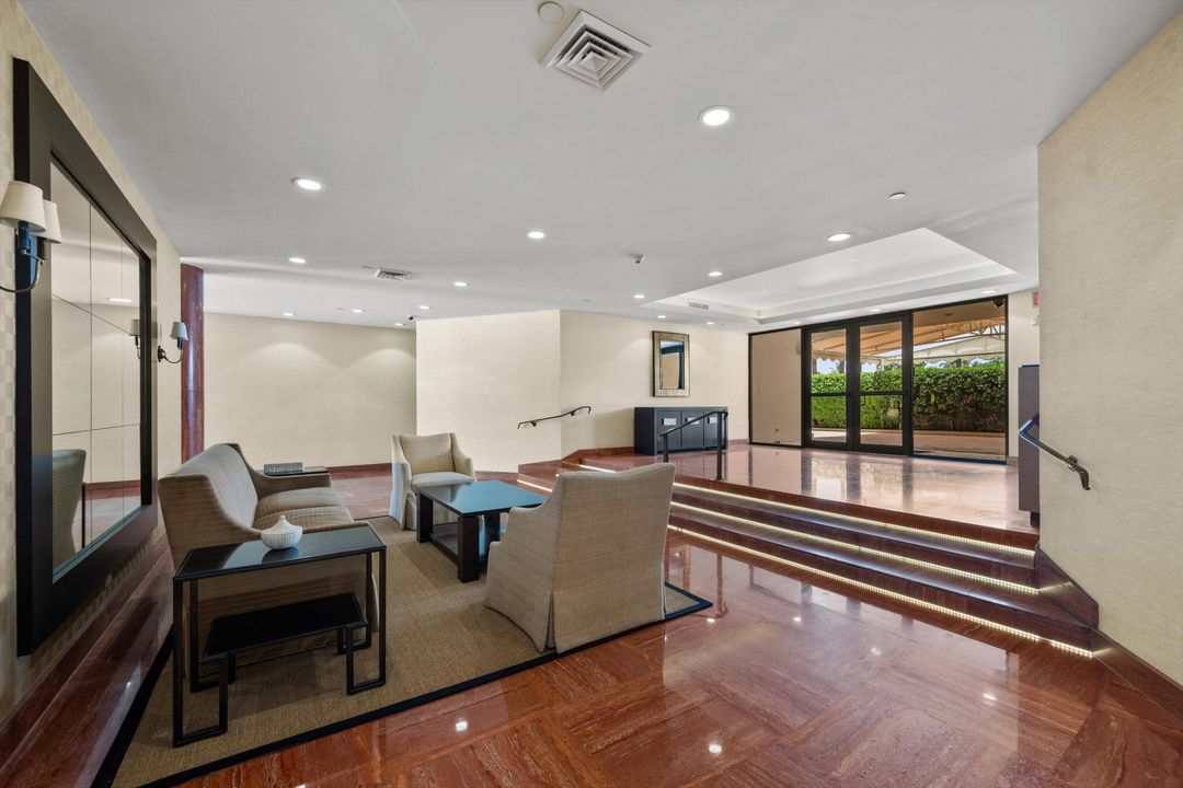 Active With Contract: $4,495,000 (3 beds, 3 baths, 3148 Square Feet)