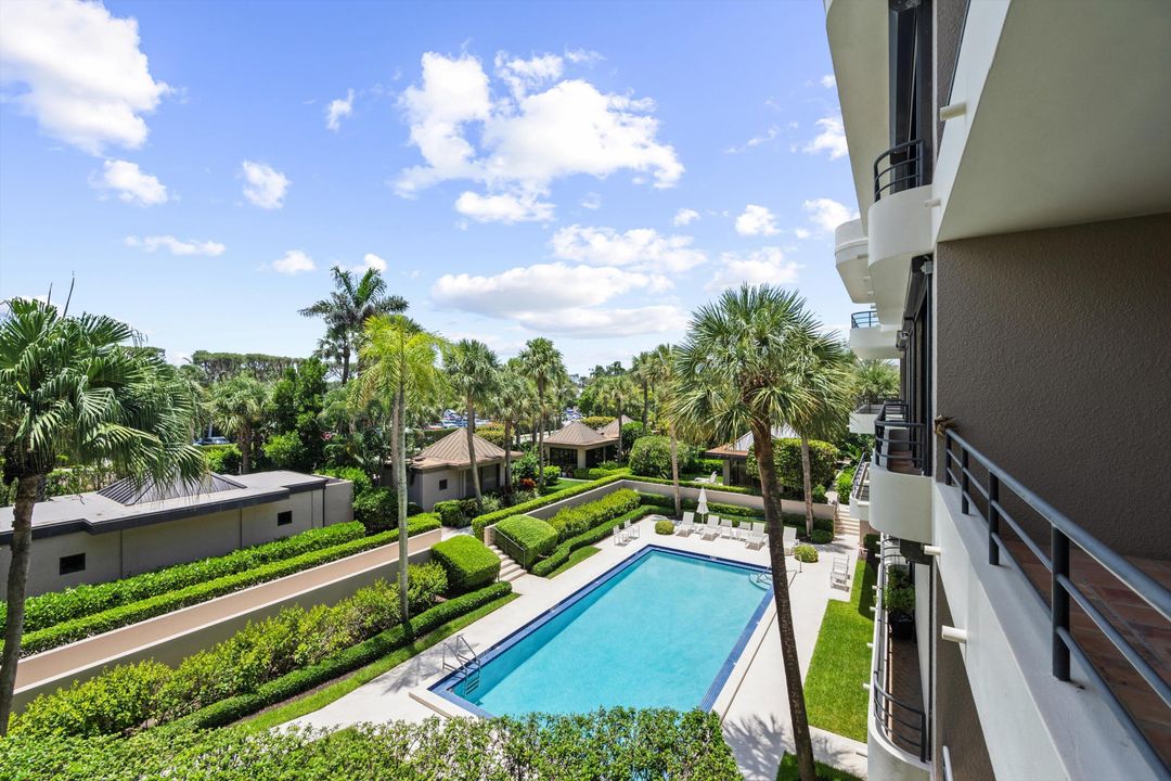 Active With Contract: $4,495,000 (3 beds, 3 baths, 3148 Square Feet)