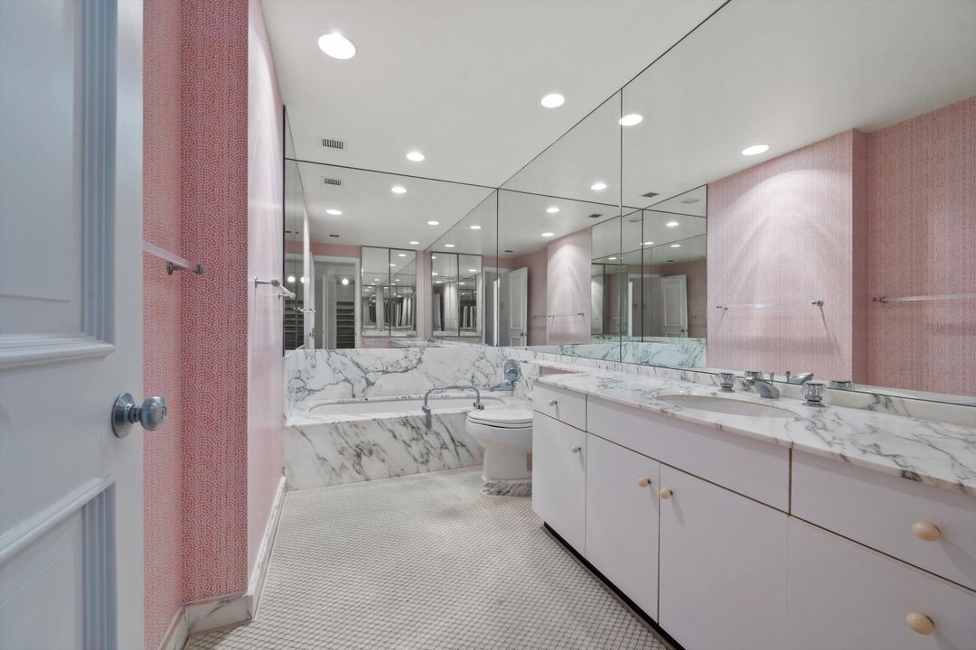 Active With Contract: $4,495,000 (3 beds, 3 baths, 3148 Square Feet)