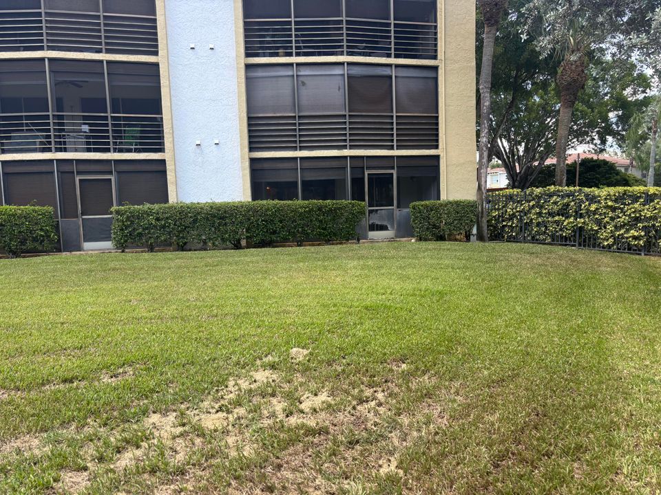 Active With Contract: $125,000 (2 beds, 2 baths, 1237 Square Feet)