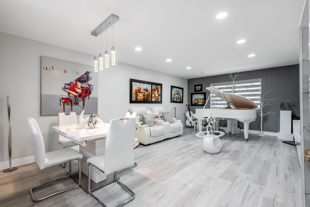 待售: $308,900 (2 贝兹, 2 浴室, 1120 平方英尺)