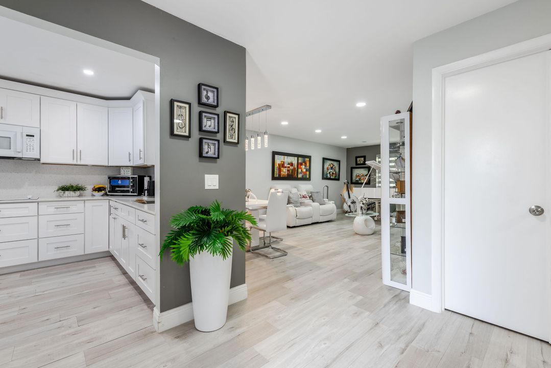 待售: $308,900 (2 贝兹, 2 浴室, 1120 平方英尺)