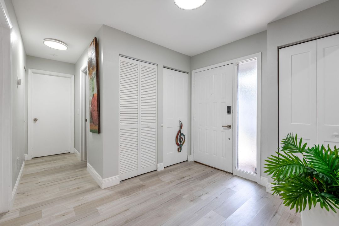 待售: $308,900 (2 贝兹, 2 浴室, 1120 平方英尺)