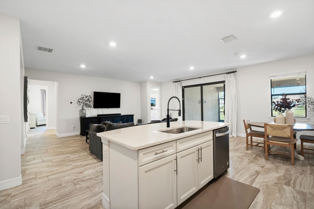 Active With Contract: $599,000 (4 beds, 3 baths, 2503 Square Feet)