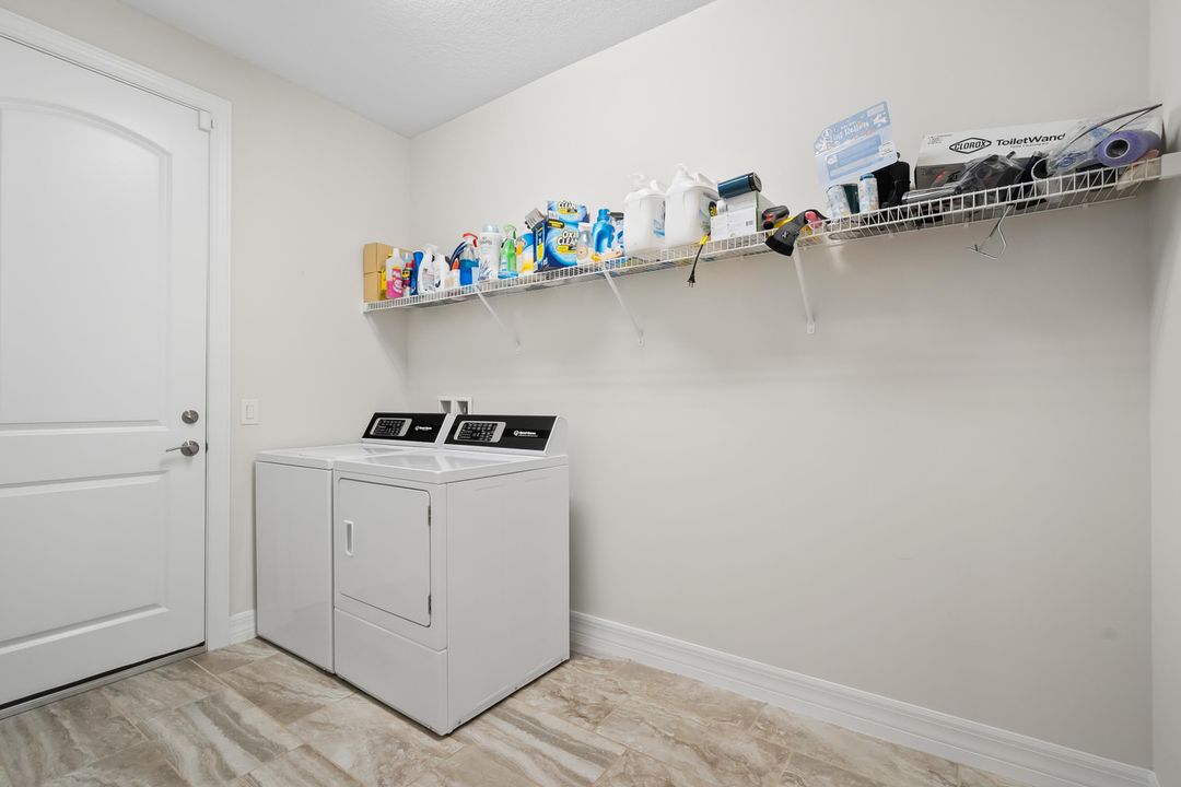 Active With Contract: $599,000 (4 beds, 3 baths, 2503 Square Feet)