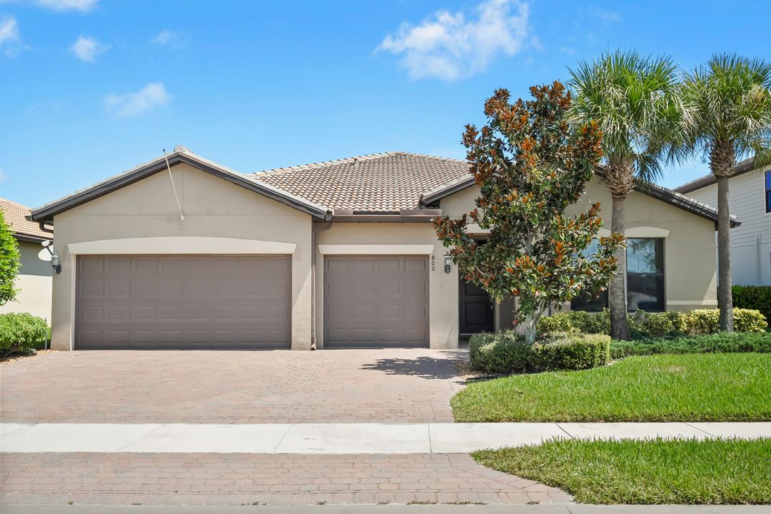 Active With Contract: $599,000 (4 beds, 3 baths, 2503 Square Feet)