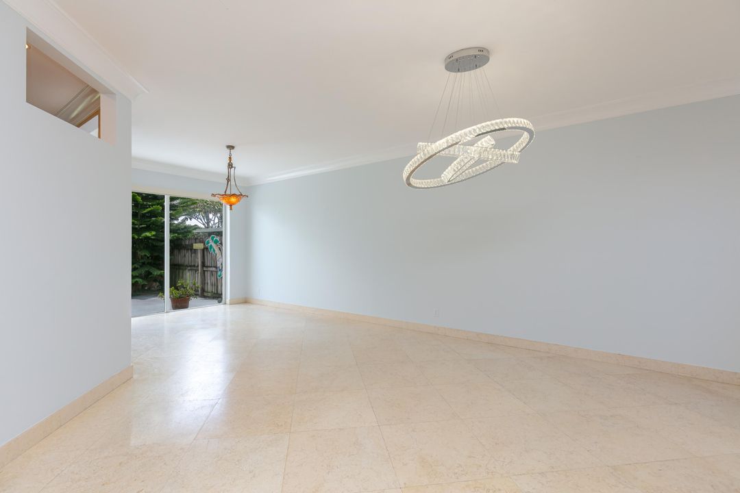 Recently Sold: $625,000 (4 beds, 2 baths, 2644 Square Feet)