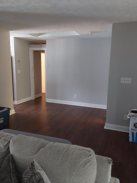 Под контрактом: $320,000 (3 спален, 2 ванн, 1512 Квадратных фут)