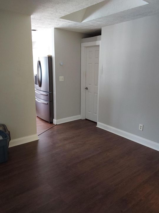 Под контрактом: $320,000 (3 спален, 2 ванн, 1512 Квадратных фут)