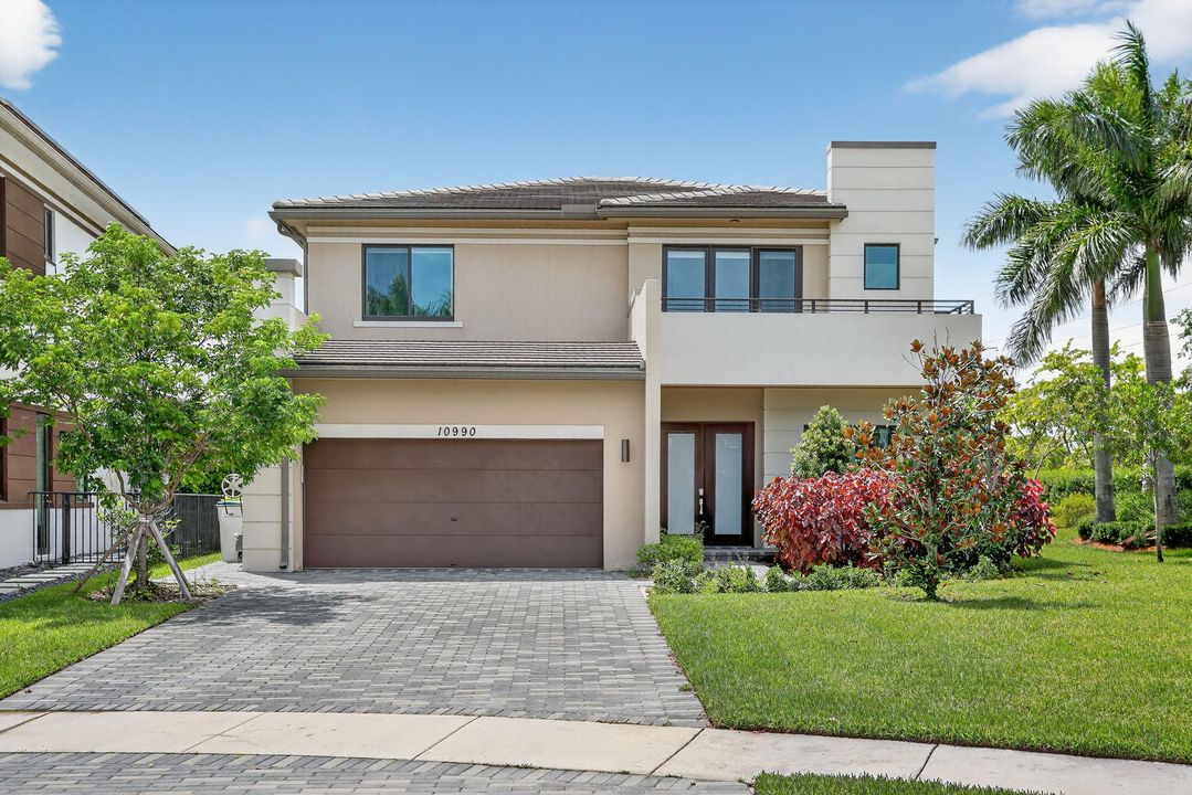 Vendido Recientemente: $1,180,000 (4 camas, 4 baños, 3056 Pies cuadrados)