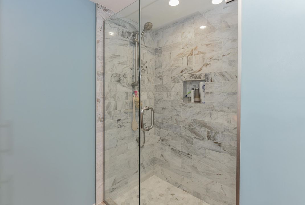 For Sale: $417,000 (2 beds, 2 baths, 1004 Square Feet)