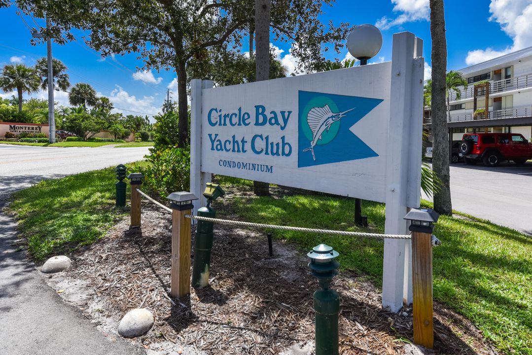 For Sale: $417,000 (2 beds, 2 baths, 1004 Square Feet)