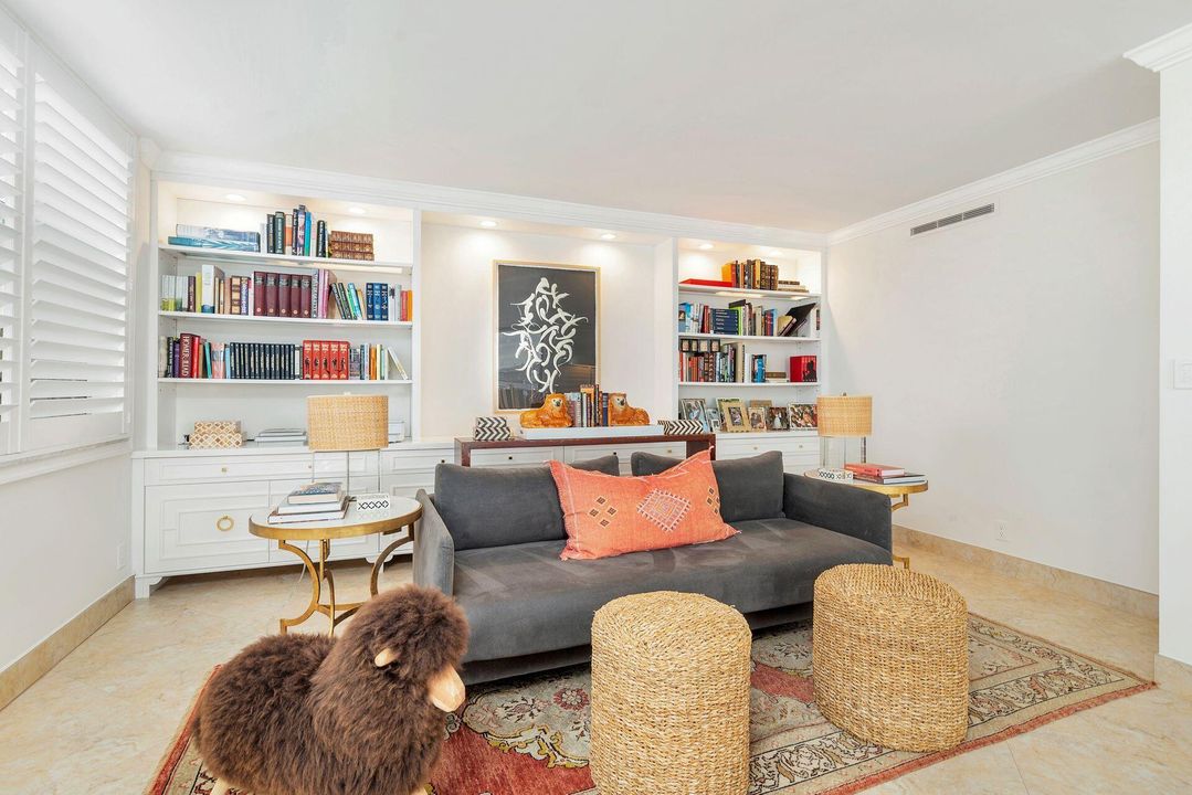 Active With Contract: $975,000 (3 beds, 2 baths, 1668 Square Feet)