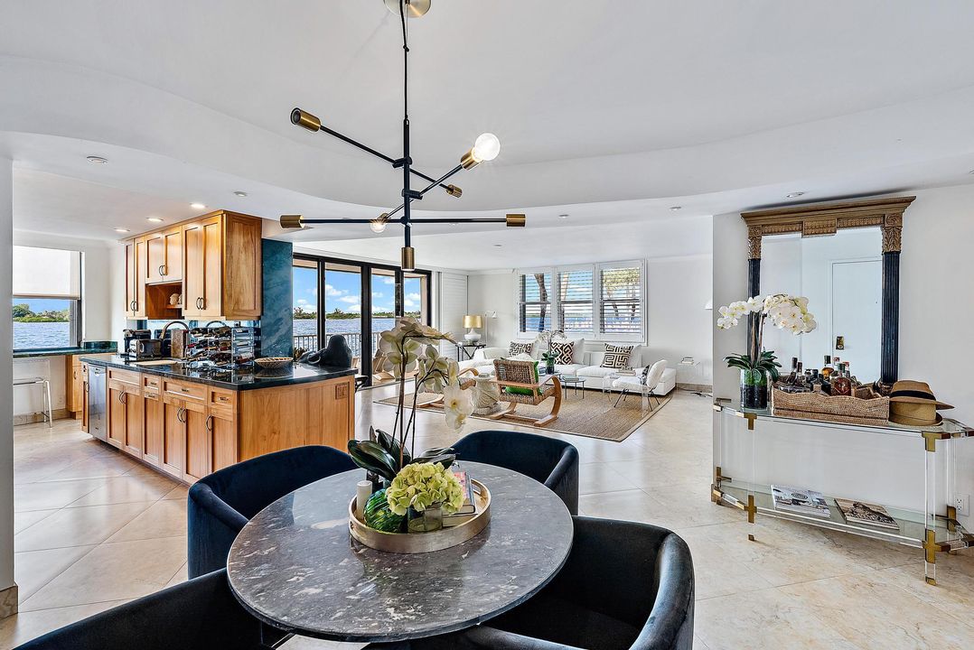 Active With Contract: $975,000 (3 beds, 2 baths, 1668 Square Feet)