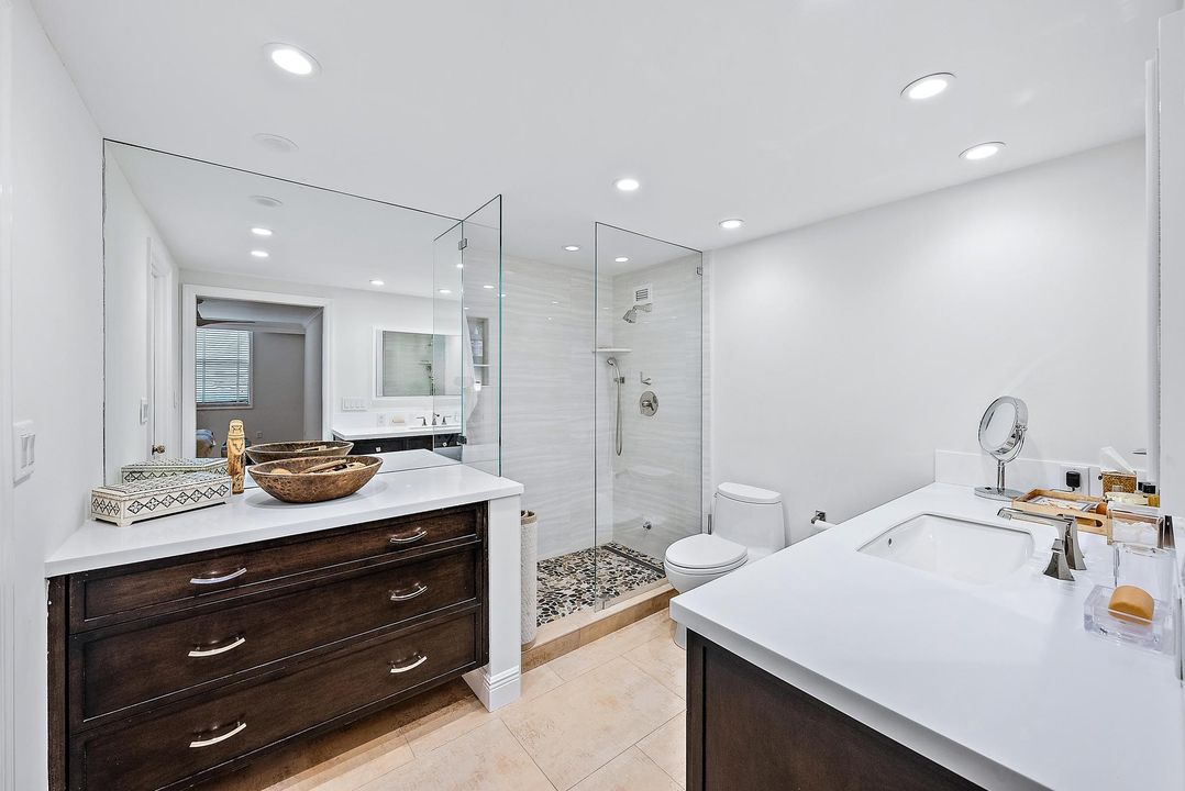 Active With Contract: $975,000 (3 beds, 2 baths, 1668 Square Feet)