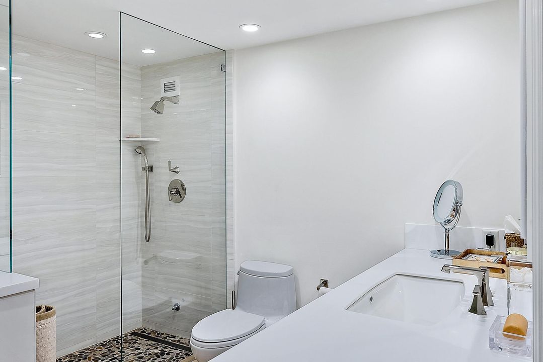 Active With Contract: $975,000 (3 beds, 2 baths, 1668 Square Feet)