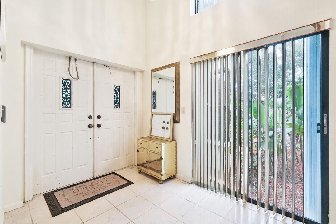 Activo con contrato: $800,000 (5 camas, 2 baños, 2734 Pies cuadrados)