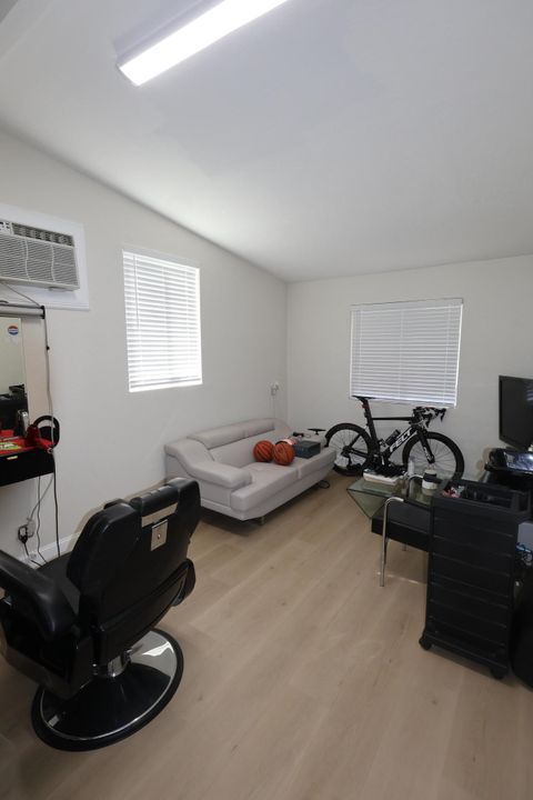 For Sale: $599,900 (4 beds, 2 baths, 1523 Square Feet)