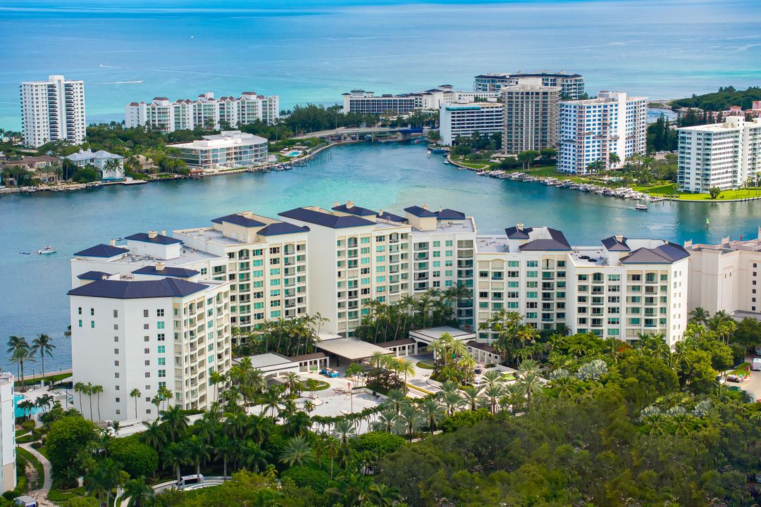 Active With Contract: $3,795,000 (3 beds, 4 baths, 4213 Square Feet)