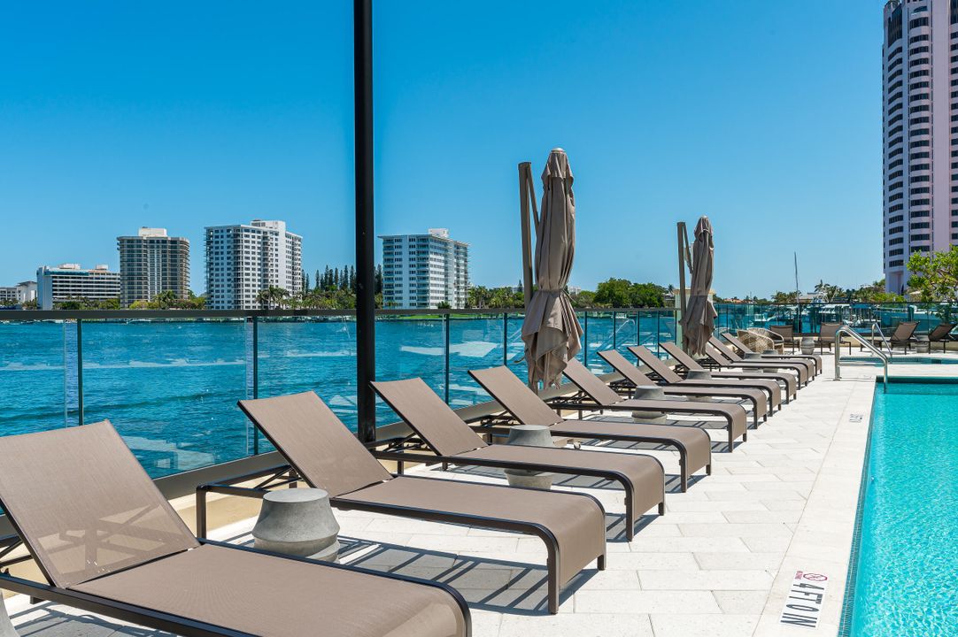 Active With Contract: $3,795,000 (3 beds, 4 baths, 4213 Square Feet)