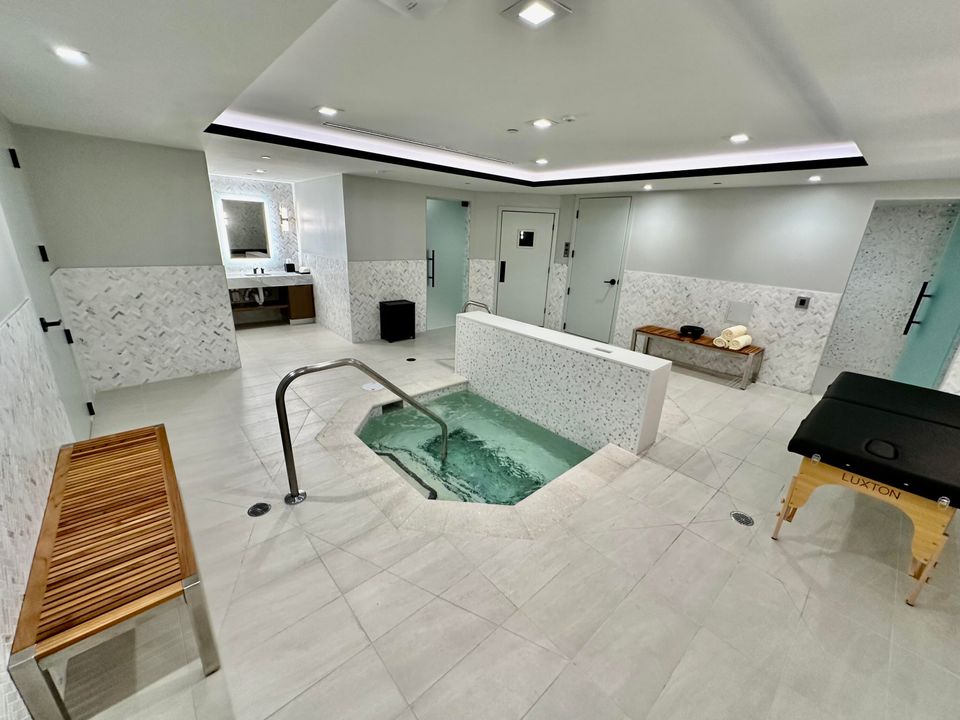 Active With Contract: $3,795,000 (3 beds, 4 baths, 4213 Square Feet)