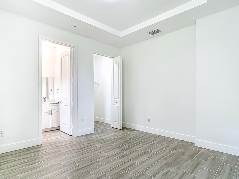 出租: $1,550 (3 贝兹, 2 浴室, 1047 平方英尺)