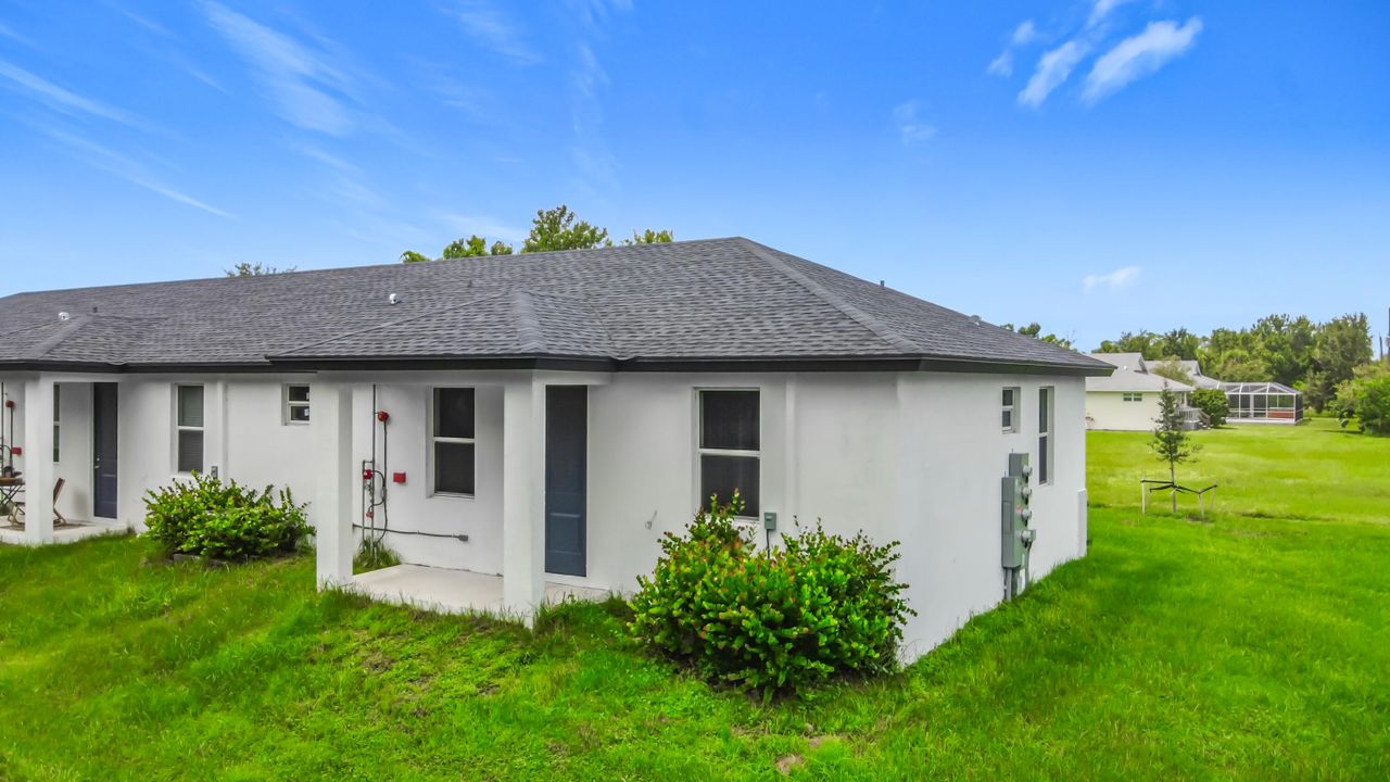 出租: $1,550 (3 贝兹, 2 浴室, 1047 平方英尺)