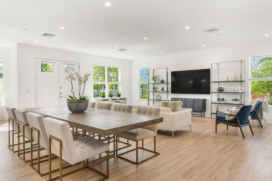 For Rent: $14,750 (3 beds, 3 baths, 2596 Square Feet)