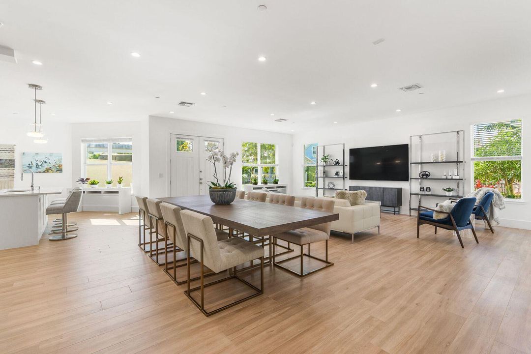 For Rent: $14,750 (3 beds, 3 baths, 2596 Square Feet)