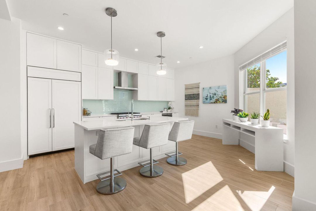 For Rent: $14,750 (3 beds, 3 baths, 2596 Square Feet)