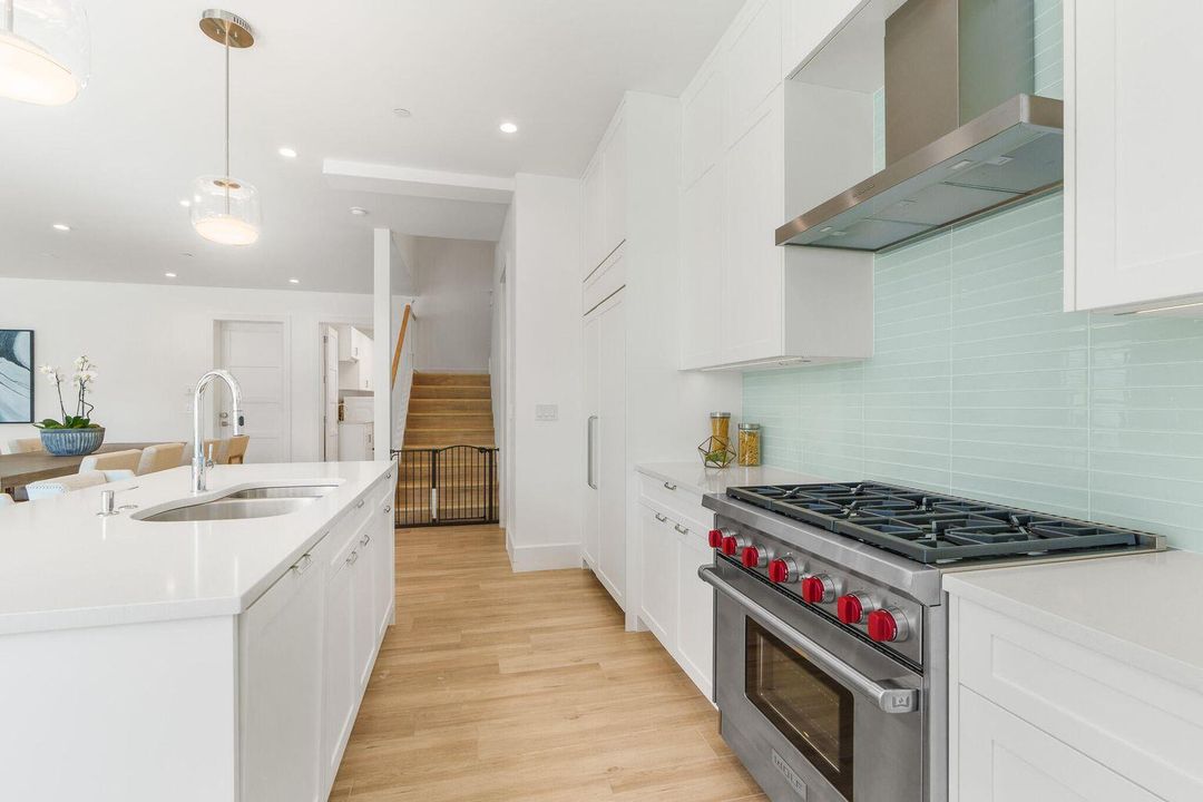 For Rent: $14,750 (3 beds, 3 baths, 2596 Square Feet)