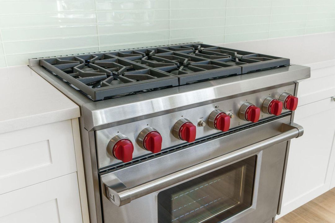 For Rent: $14,750 (3 beds, 3 baths, 2596 Square Feet)