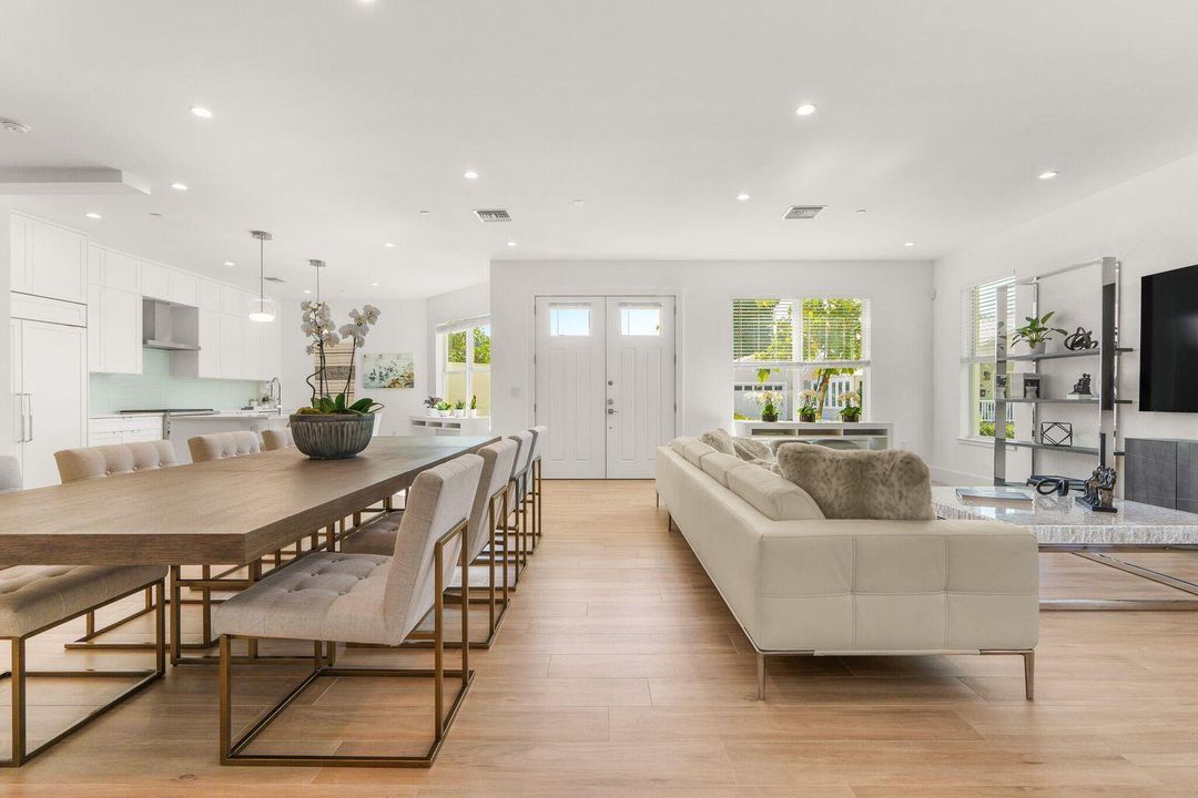 For Rent: $14,750 (3 beds, 3 baths, 2596 Square Feet)