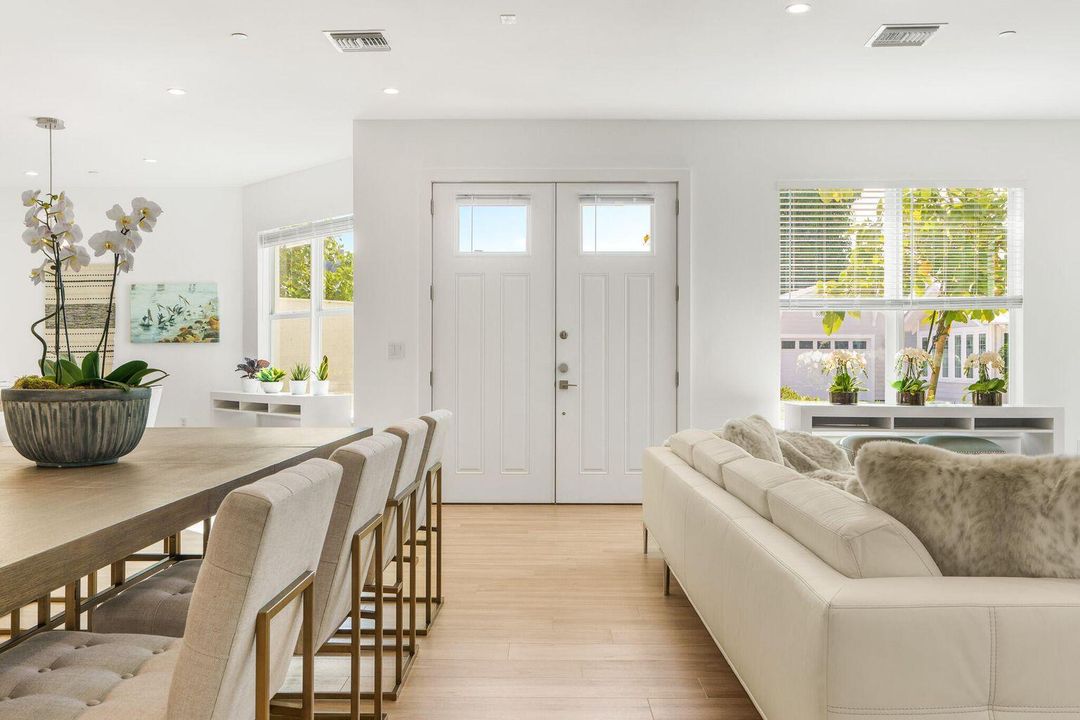 For Rent: $14,750 (3 beds, 3 baths, 2596 Square Feet)