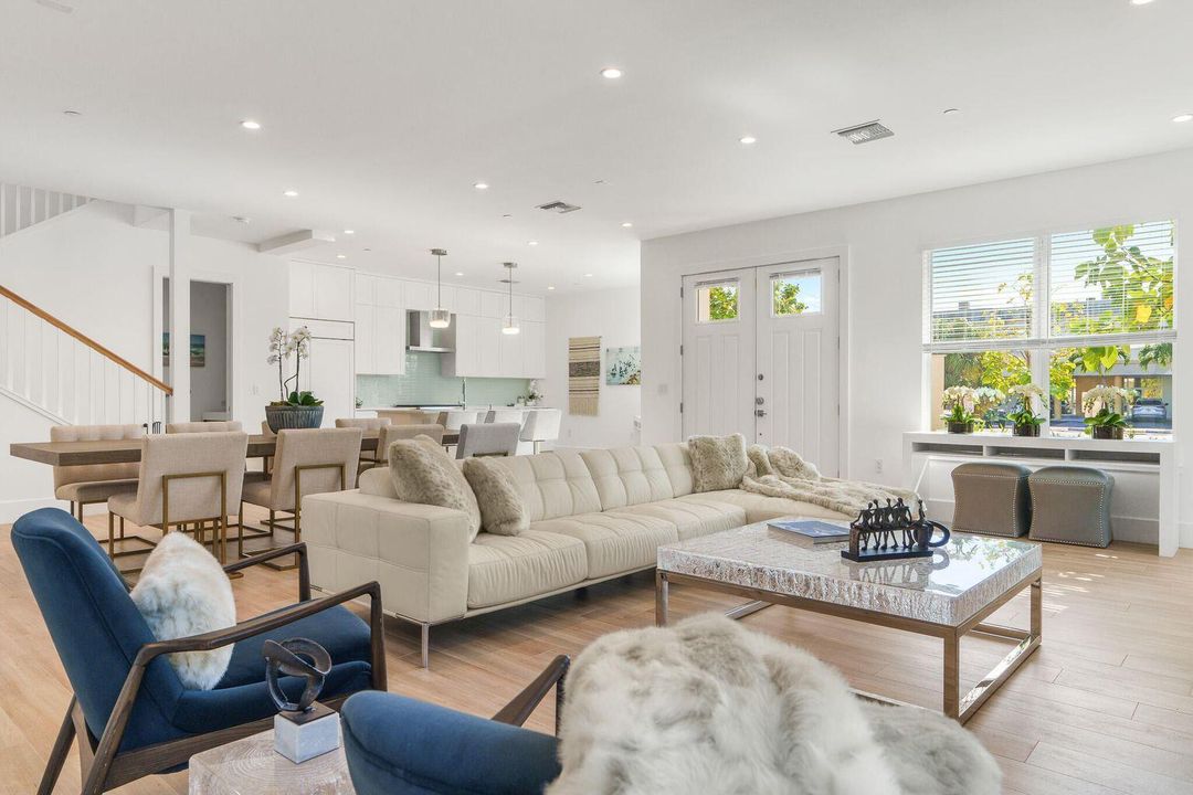 For Rent: $14,750 (3 beds, 3 baths, 2596 Square Feet)