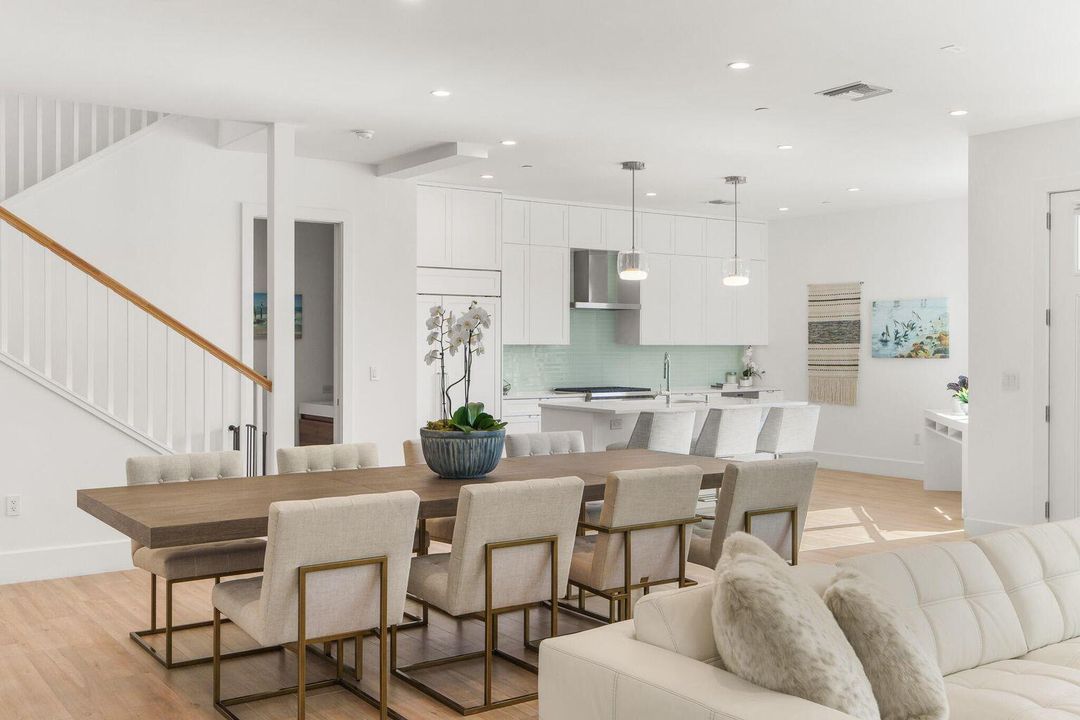 For Rent: $14,750 (3 beds, 3 baths, 2596 Square Feet)