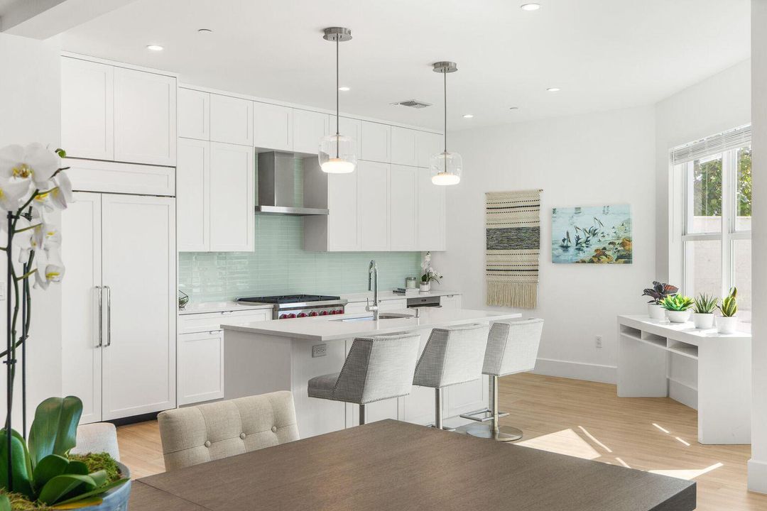 For Rent: $14,750 (3 beds, 3 baths, 2596 Square Feet)